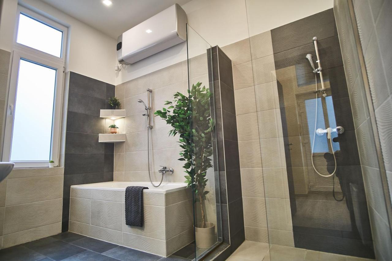 F4 Design Apartment- Βουδαπέστη Εξωτερικό φωτογραφία