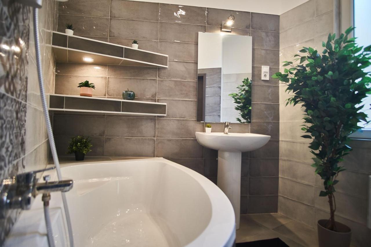 F4 Design Apartment- Βουδαπέστη Εξωτερικό φωτογραφία