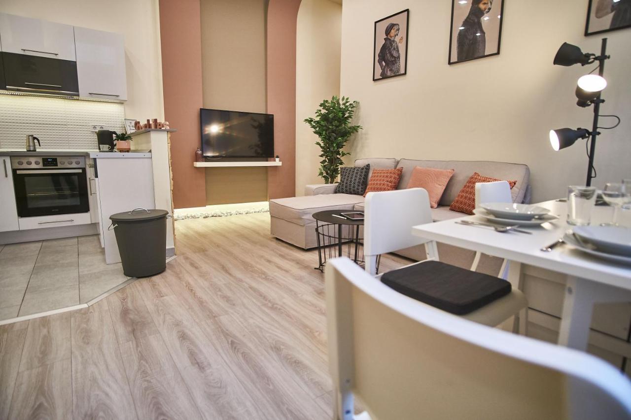 F4 Design Apartment- Βουδαπέστη Εξωτερικό φωτογραφία